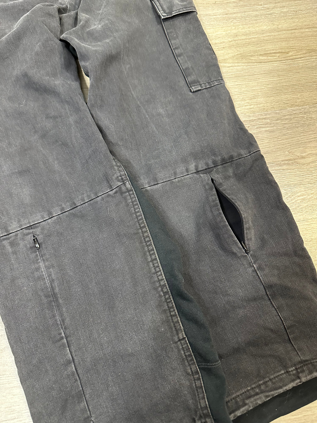 AW03 Undercover Cargo Hybrid